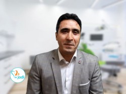 کاشت ایمپلنت دندان - فیلم رضایتمندی بیمار آقای کرمی